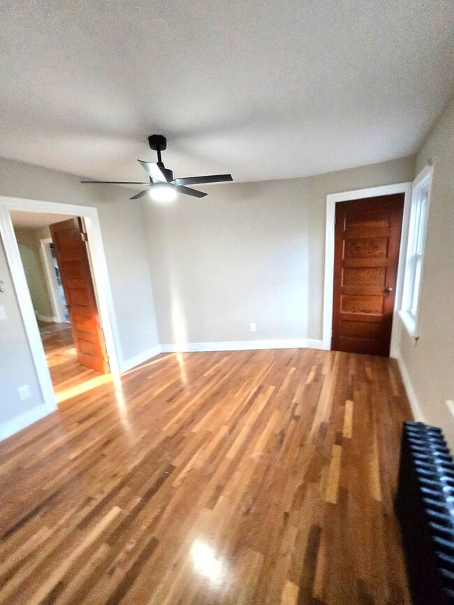 Building Photo - 848 Smith St