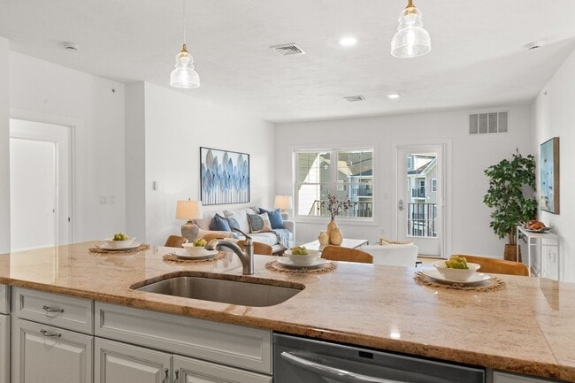 Building Photo - Danvers Updated 3 Bed 2 Bath | Top Floor Condo | Avail Now