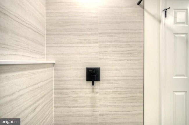 Building Photo - 1326 Chanticleer