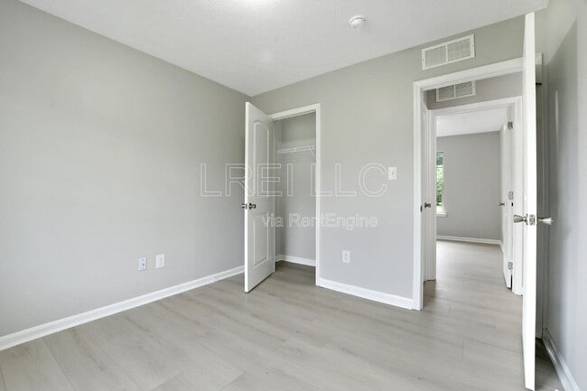 Building Photo - 222 Mud Hen Dr