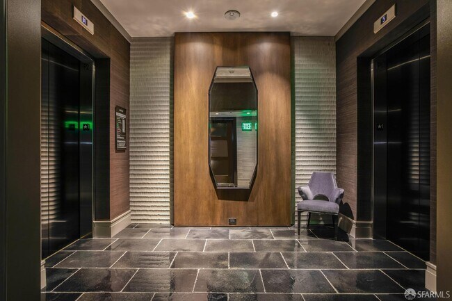 Building Photo - 2121 Webster St