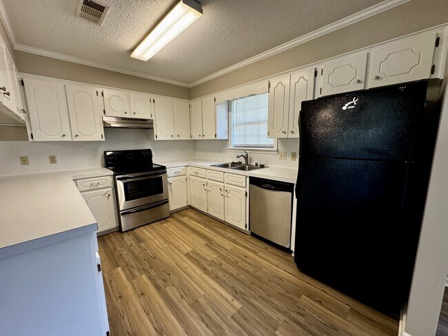 Building Photo - 26 Alexis Dr