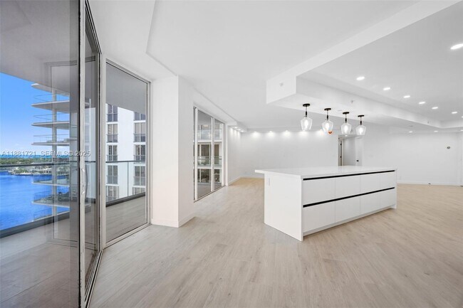 Building Photo - 19707 Turnberry Way