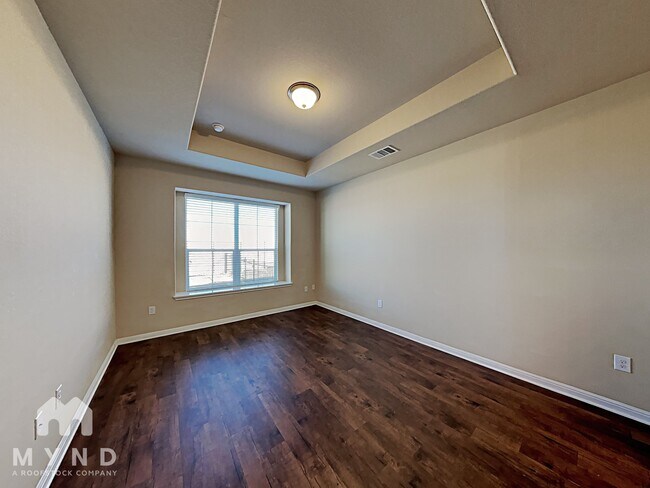 Building Photo - 429 Epiphany Ln