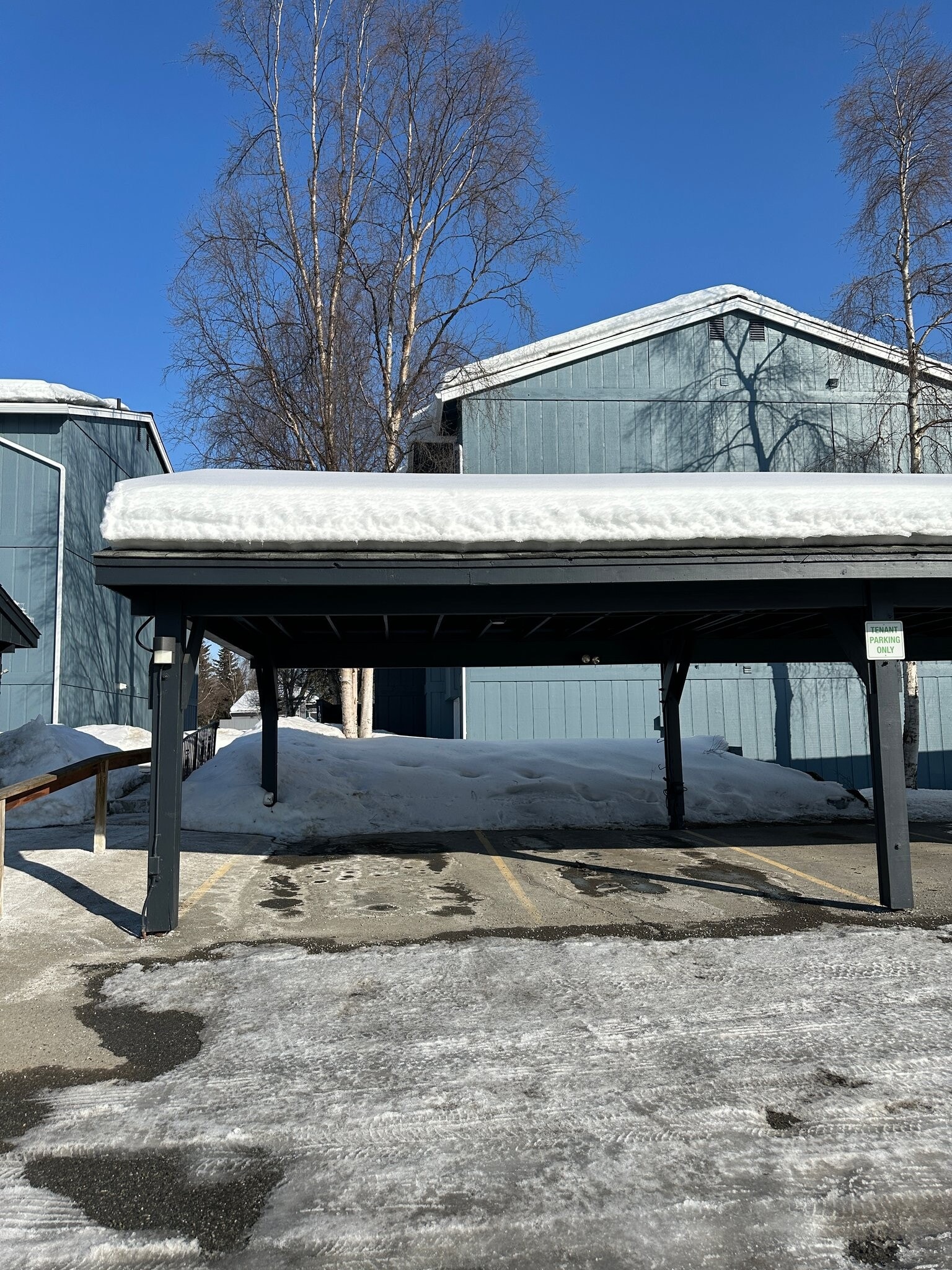 Building Photo - 1631 Eastridge Dr