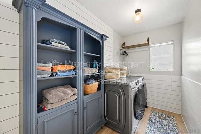 Building Photo - 3231 Canyon View Dr