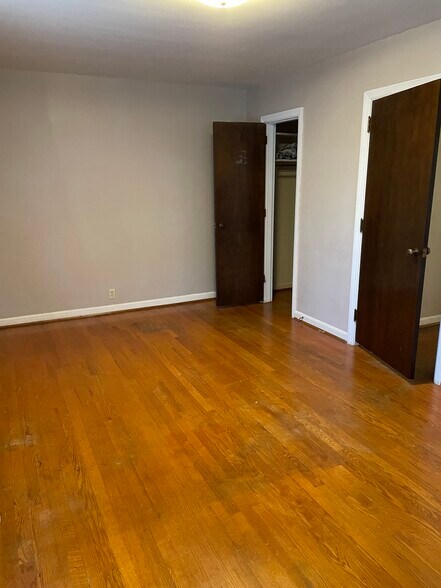Building Photo - 40 Pleasant Ridge Ave