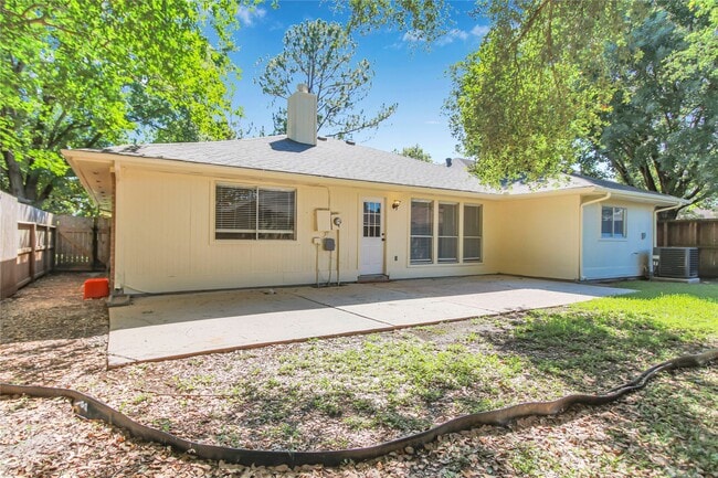 Building Photo - 8235 Alabaster Dr