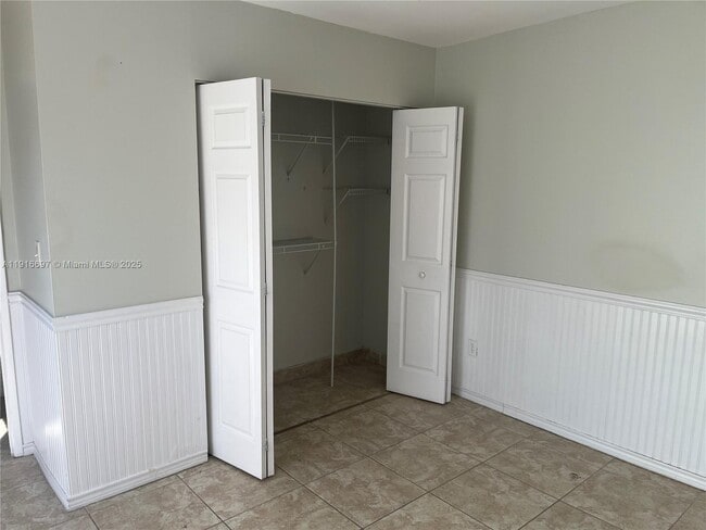 Building Photo - 9722 NW 6th Ln