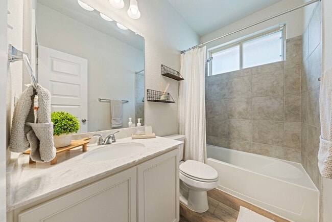 Building Photo - 1020 Highland Vista