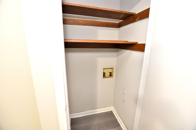 Building Photo - 719 Carolina Ave