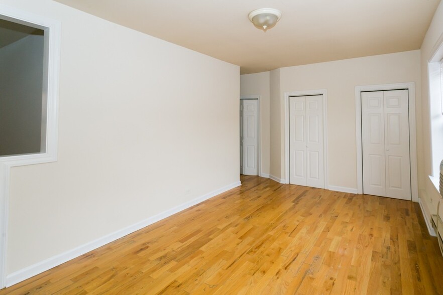 Building Photo - 3723.5 N Pine Grove Ave