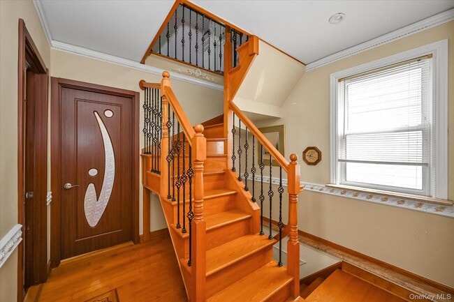 Building Photo - 63-42 Alderton St