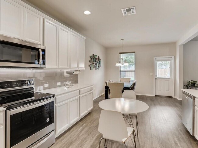 Building Photo - 10400 Abana Way