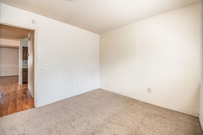 Building Photo - 1765 Zebulon Dr