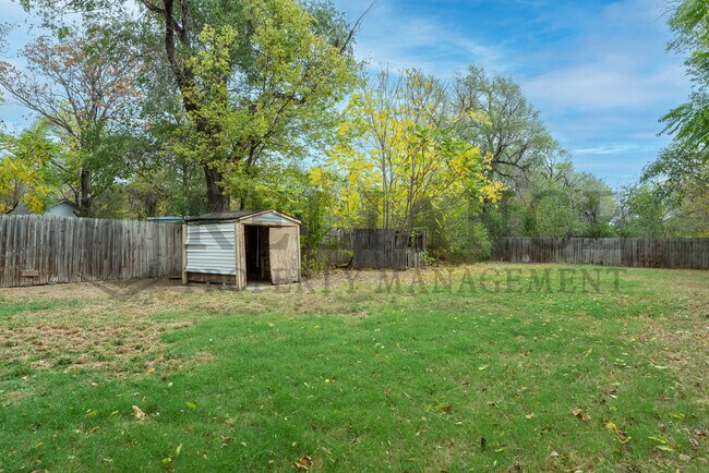 Building Photo - 508 N Tracy St