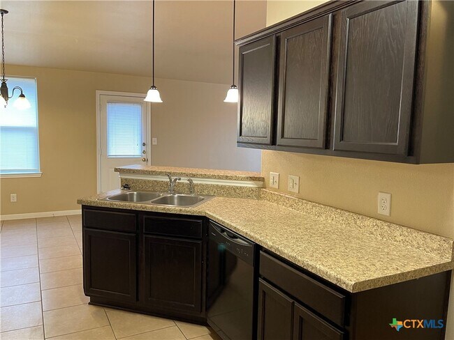 Building Photo - 4509 Cambridge Dr