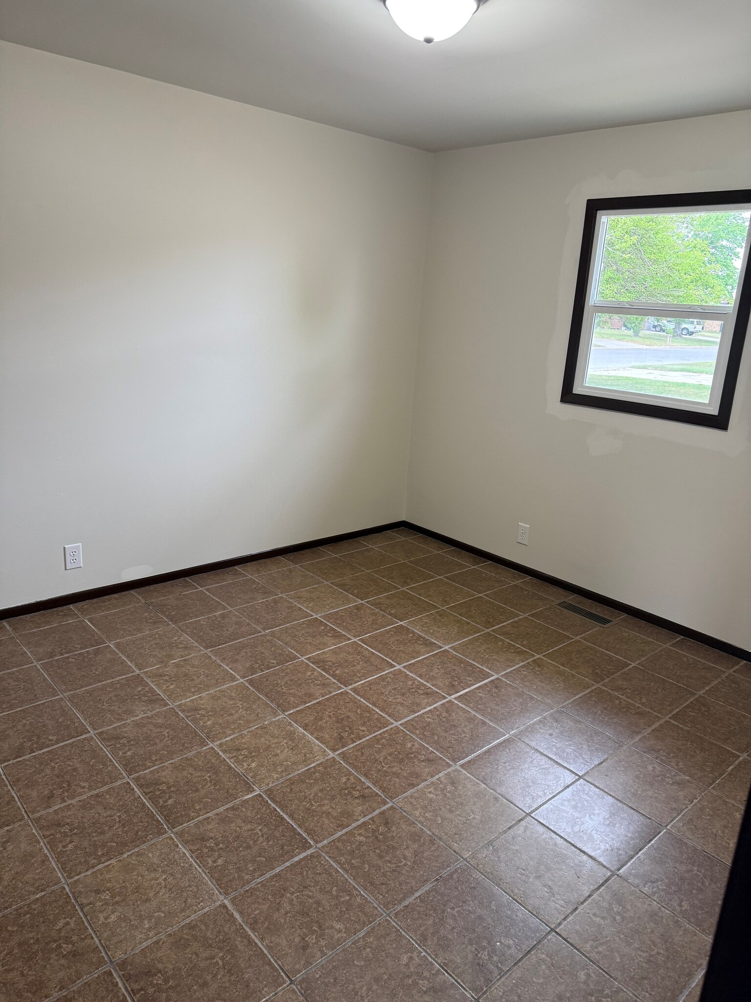 Building Photo - 3404 Ridgewood Dr