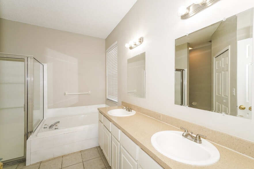 Building Photo - 18217 Brookpark Dr