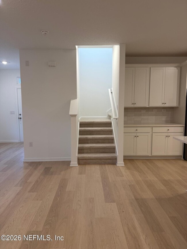 Building Photo - 624 Farmfield Dr