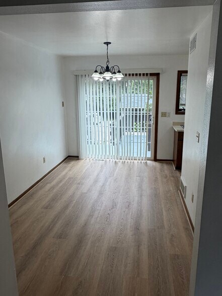 Dining room - 110 Johnston Dr