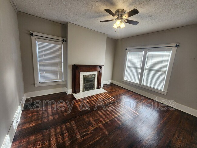 Building Photo - 2029 Baringer Ave