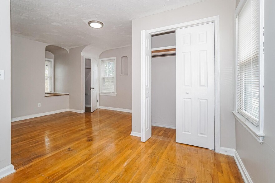 Building Photo - 651 Voelker Ave