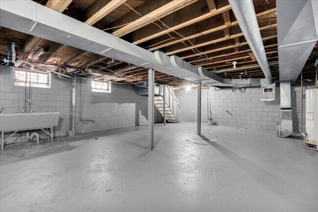 Building Photo - 16639 Ward Ave