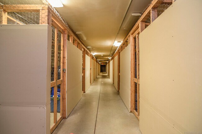 Building Photo - 2590 Gold Star Hwy