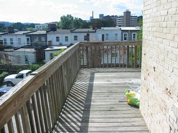 deck - 3423 Ward St