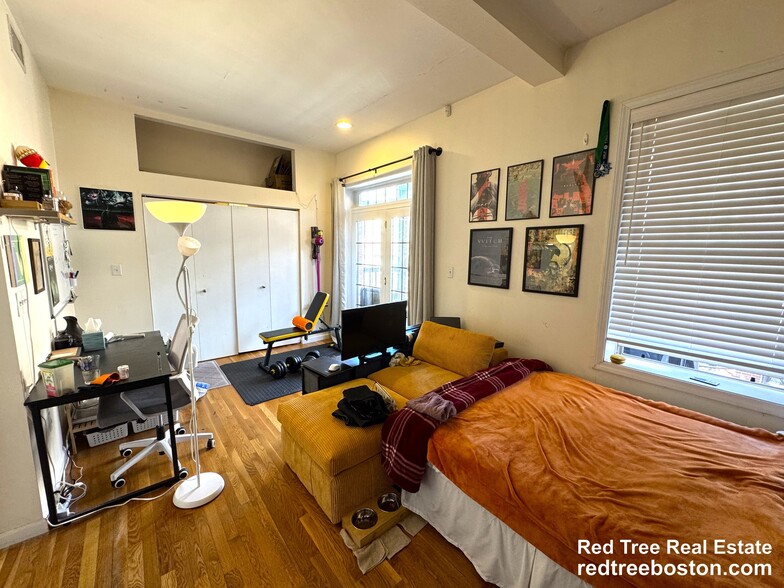 Building Photo - 59 Fort Ave