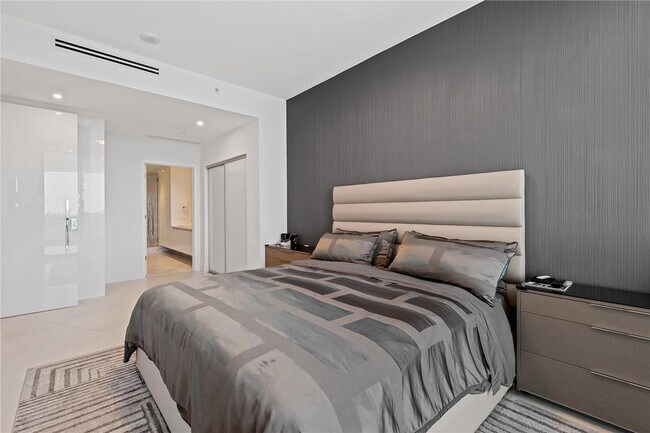 Building Photo - 701 N Fort Lauderdale Beach Blvd