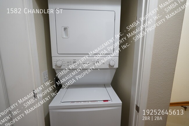 Building Photo - 1582 Chandler St