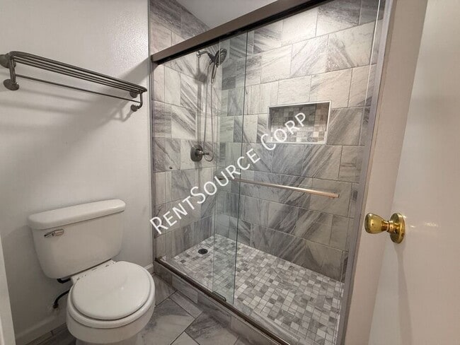 Building Photo - 1149 W Ave H-11