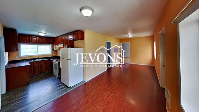 Building Photo - 3-bedroom home near Yakima Valley College ...