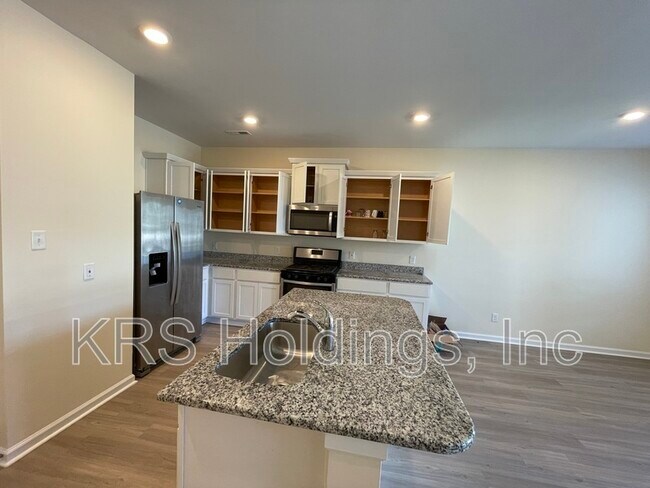 Building Photo - 1611 Independence Blvd