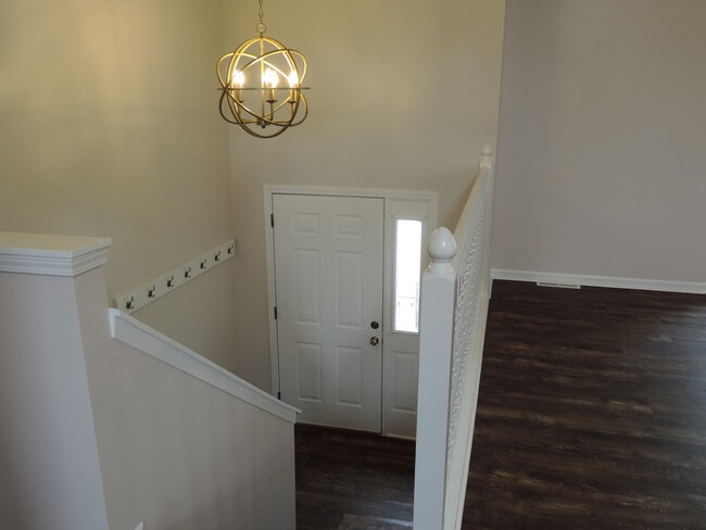 Building Photo - short term lease available