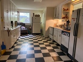 Building Photo - 16 Adams St