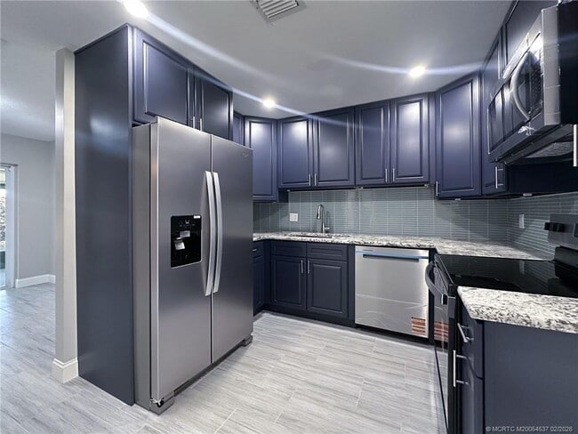 Building Photo - 315 SE Norfolk Blvd