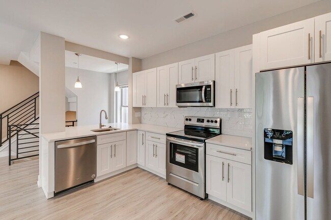 Building Photo - 2636 Annin St