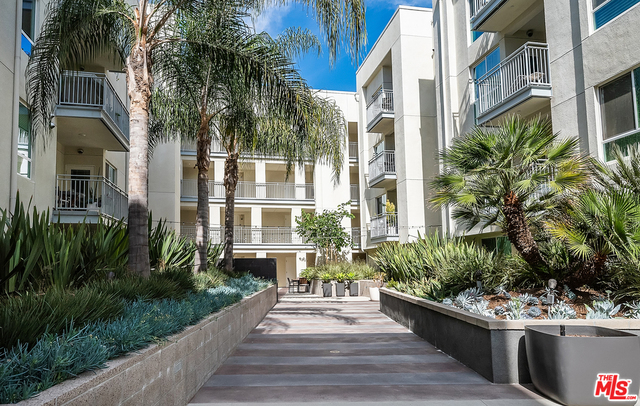 Building Photo - 12655 Bluff Creek Dr