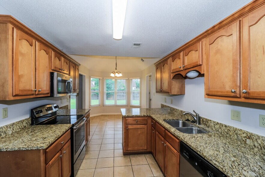 Building Photo - 5053 Winberry St