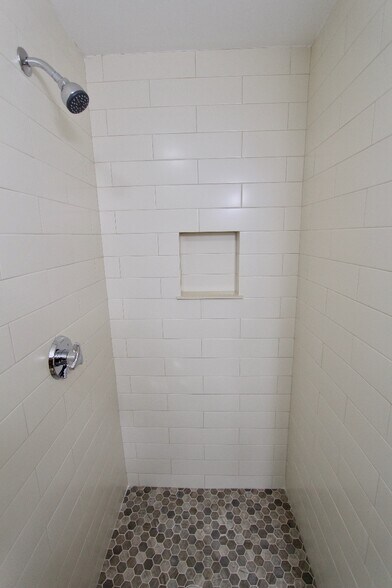 Building Photo - 109 Pleasant St