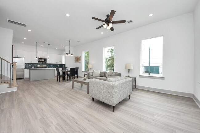 Building Photo - 5305 Kindred Gdn Ln