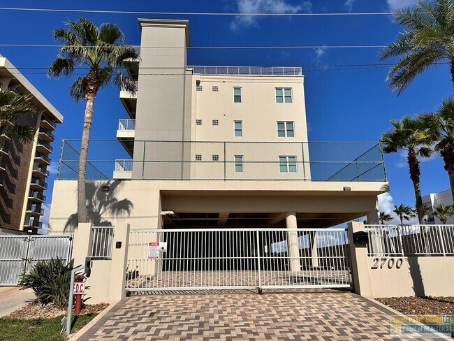 Primary Photo - 2700 Gulf Blvd