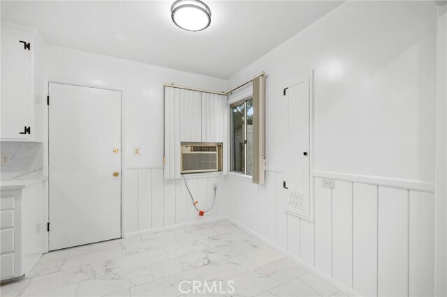 Building Photo - 2025 Broadview Dr