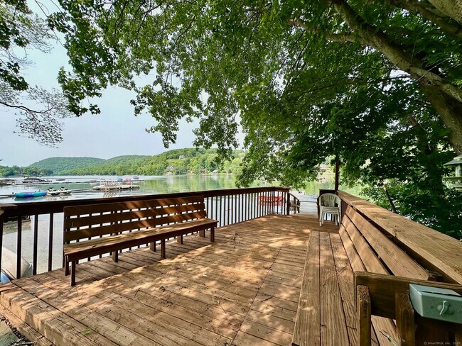 Building Photo - 18 Candlewood Springs Road