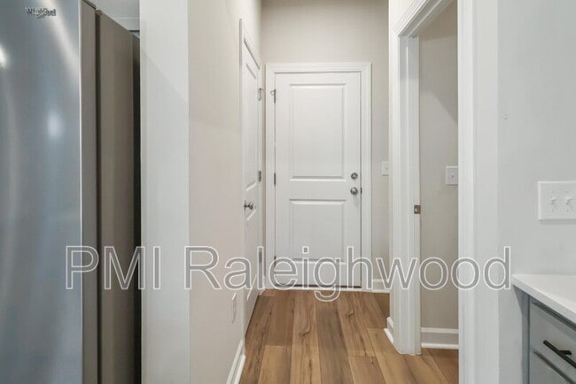 Building Photo - 521 Brittany Ct