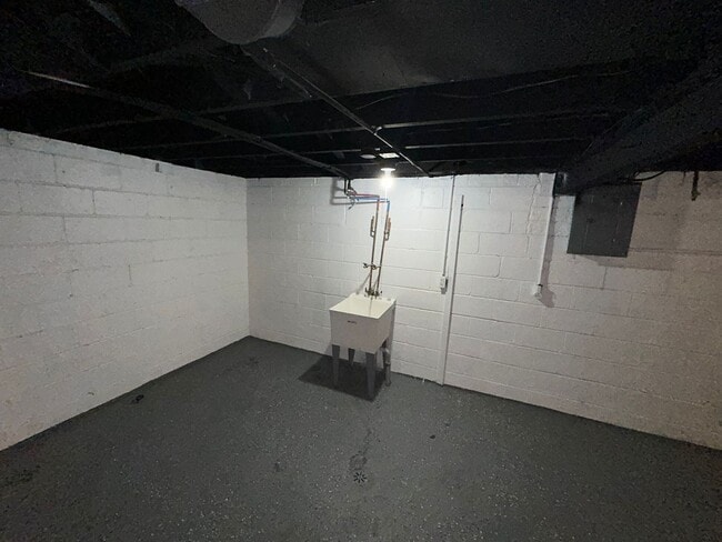 Building Photo - 3 Bedroom Bungalow Coming Soon