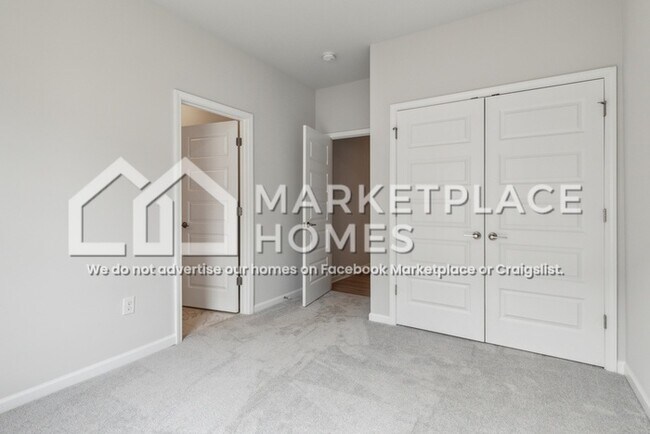 Building Photo - 313 McHenry Dr